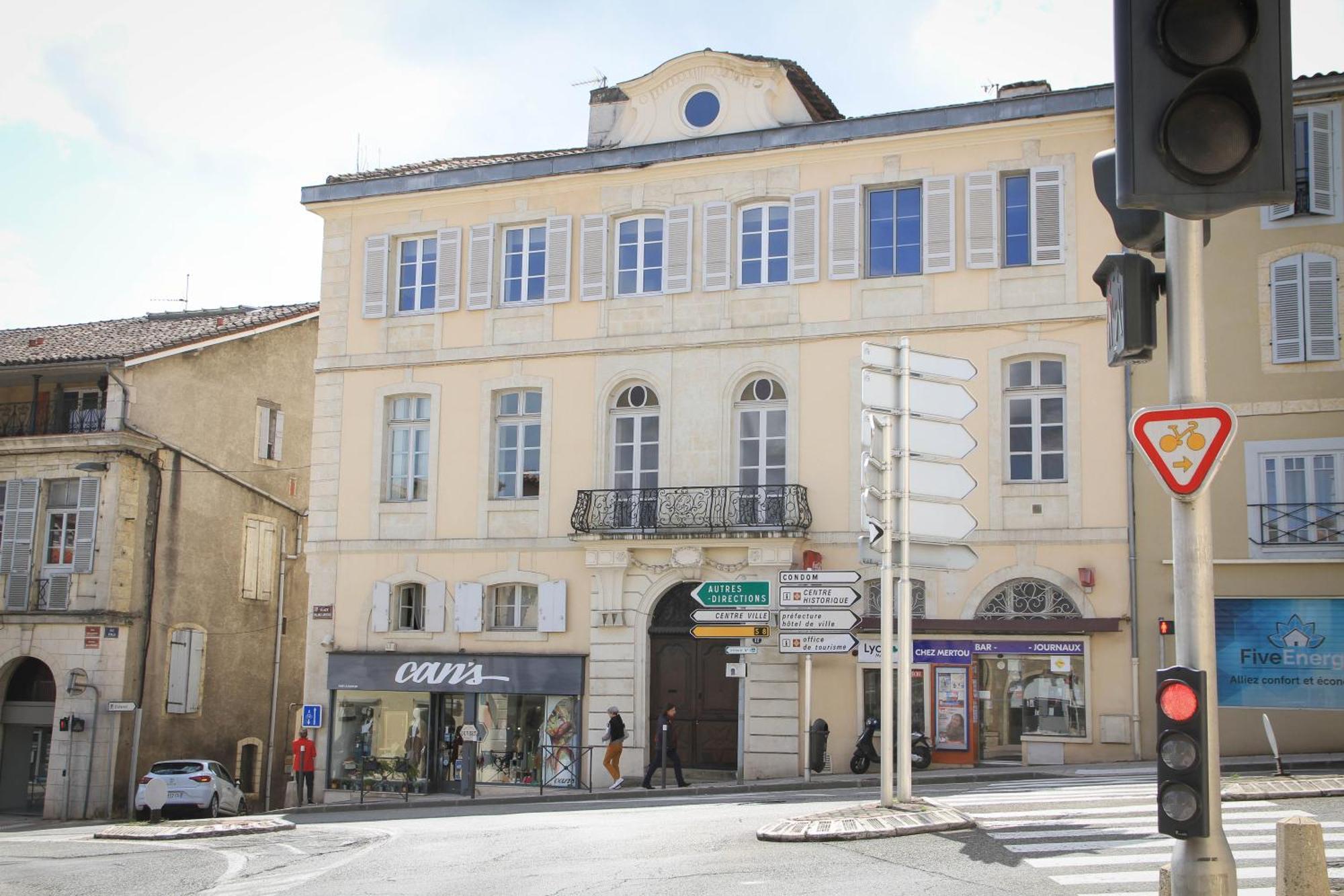 Villaret - Tres Spacieux En Coeur De Ville Auch Zewnętrze zdjęcie